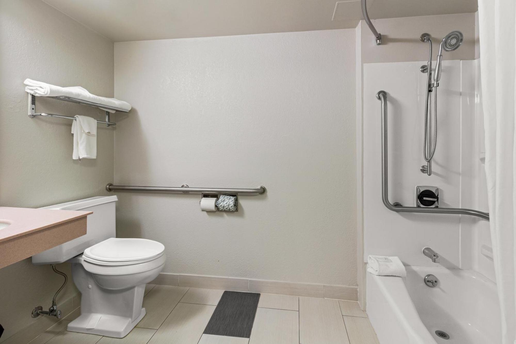 Suburban Studios Altoona Dış mekan fotoğraf