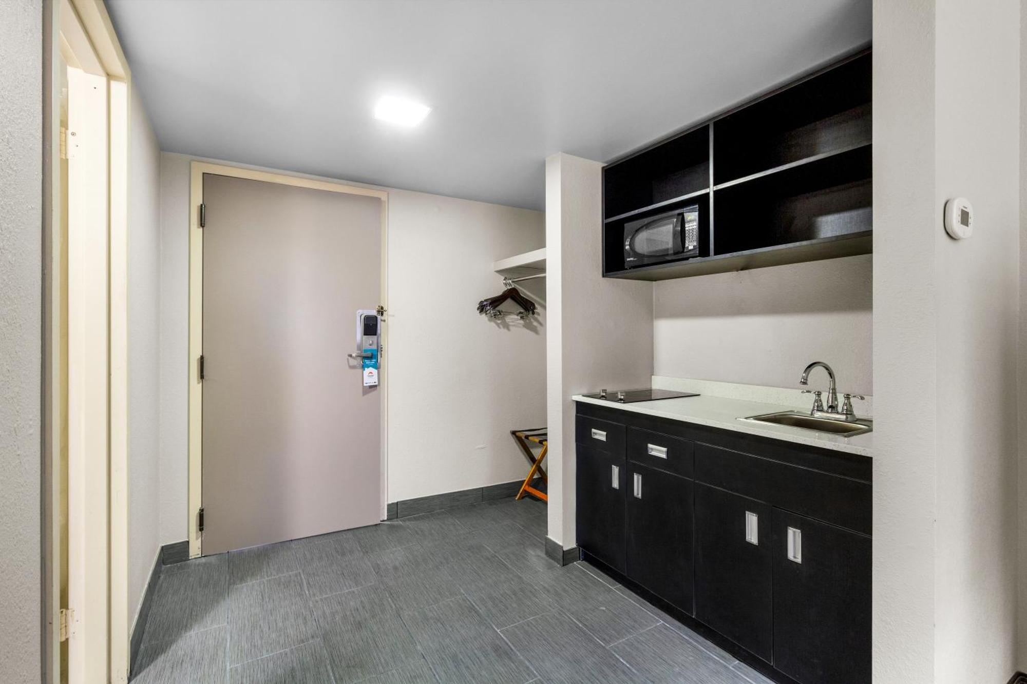 Suburban Studios Altoona Dış mekan fotoğraf