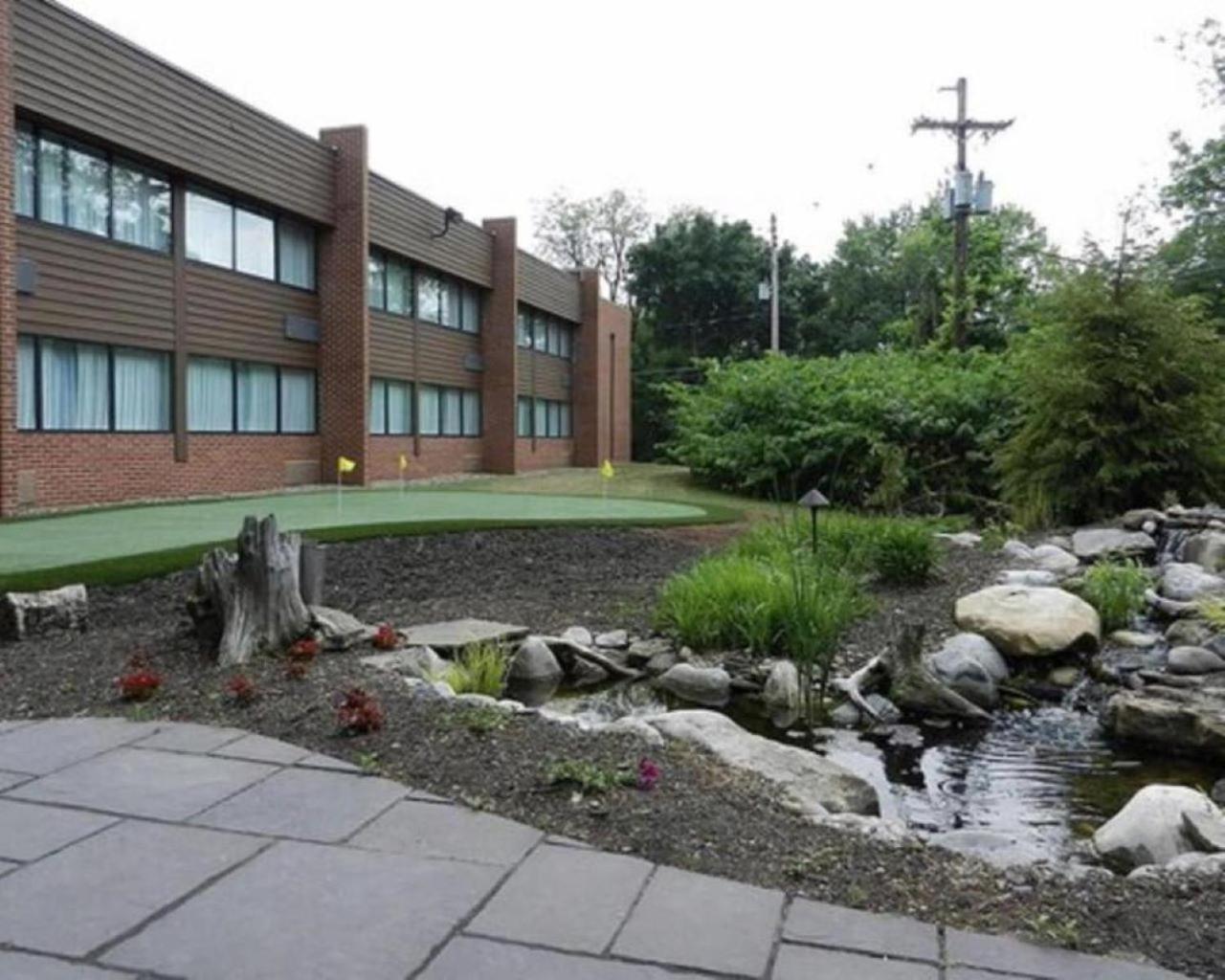 Suburban Studios Altoona Dış mekan fotoğraf
